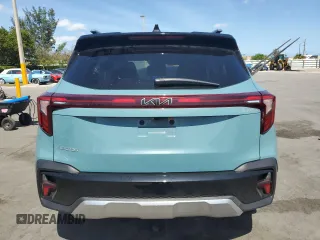 2025 Kia Seltos S z VIN KNDEU2AA5S7700619, wystawiony jako Copart lot #55867285 z przebiegiem 4 400 mil mil oraz Nie do naprawy • Non repairable. Historia ofert i sprzedaży dostępna na DreamBid. Obrazek 6.