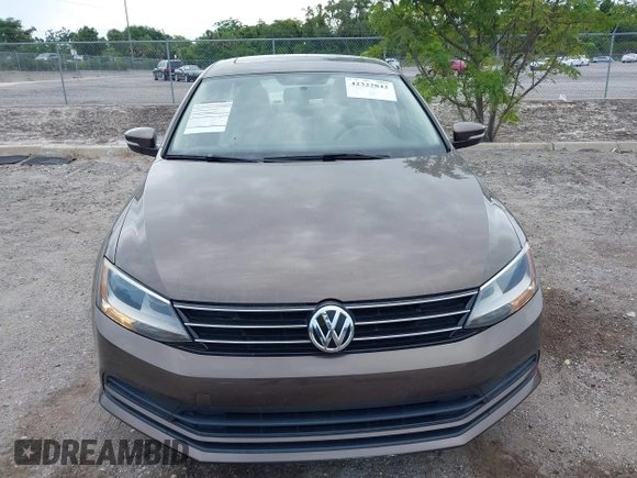 2015 Volkswagen Jetta SE with VIN 3VWD07AJXFM289988, listed as a IAAI auction lot 42322842 with 131,998 mi miles and . Bid and sale history available at DreamBid. Image 13.