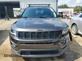 2018 Jeep Compass Altitude z VIN 3C4NJCBB1JT407722, wystawiony jako Copart lot #72270004 z przebiegiem 88 378 mil mil oraz Szkoda całkowita • Salvage title. Historia ofert i sprzedaży dostępna na DreamBid. Obrazek 5.