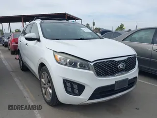 2016 Kia Sorento SX with VIN 5XYPK4A52GG075426, listed as a IAAI auction lot 42047638 with 164,695 mi miles. Bid and sale history available at carsss.com. Image 1.