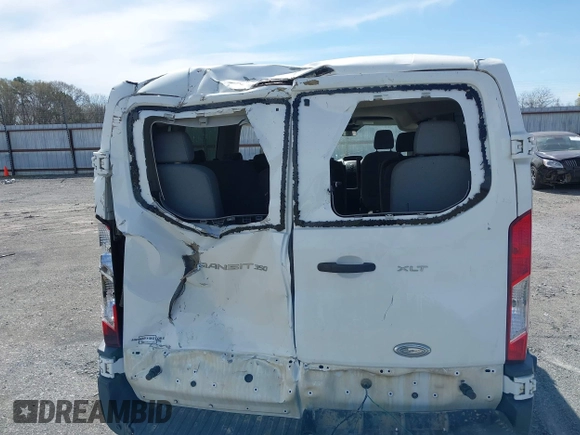 2015 Ford Transit XL z VIN 1FBZX2ZM4FKA31645, wystawiony jako IAAI lot #41845494 z przebiegiem 204 890 mil mil oraz . Historia ofert i sprzedaży dostępna na DreamBid. Obrazek 17.