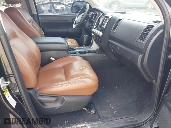 2008 Toyota Tundra z VIN 5TBEV541X8S482775, wystawiony jako IAAI lot #42225319 z przebiegiem 177 683 mil mil oraz . Historia ofert i sprzedaży dostępna na DreamBid. Obrazek 5.