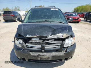 2005 Dodge Caravan SXT z VIN 2D4GP44L15R182362, wystawiony jako Copart lot #54702625 z przebiegiem 185 114 mil mil oraz Szkody całkowita. Historia ofert i sprzedaży dostępna na DreamBid. Obrazek 5.