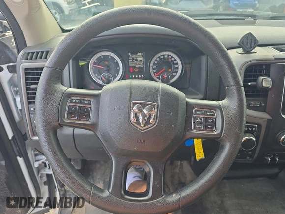 2023 Ram 1500 Tradesman z VIN 3C6RR7KG0PG675750, wystawiony jako IAAI lot #42566385 z przebiegiem 41 272 mil mil oraz . Historia ofert i sprzedaży dostępna na DreamBid. Obrazek 20.
