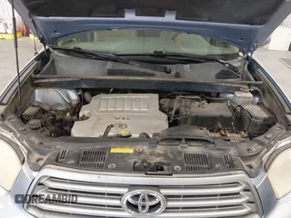 2009 Toyota Highlander z VIN JTEES41A692125192, wystawiony jako IAAI lot #42407380 z przebiegiem 362 168 mil mil oraz . Historia ofert i sprzedaży dostępna na DreamBid. Obrazek 10.