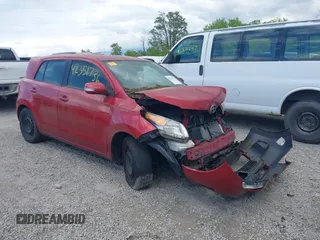 2013 Scion xD z VIN JTKKUPB44D1032769, wystawiony jako IAAI lot #42351736 z przebiegiem Nie podano mil oraz . Historia ofert i sprzedaży dostępna na DreamBid. Obrazek 1.