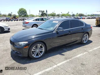 2015 BMW 3 Series 328i z VIN WBA3A5G53FNS82250, wystawiony jako Copart lot #61868695 z przebiegiem 140 299 mil mil oraz Czysty tytuł • Clean title. Historia ofert i sprzedaży dostępna na DreamBid. Obrazek 1.