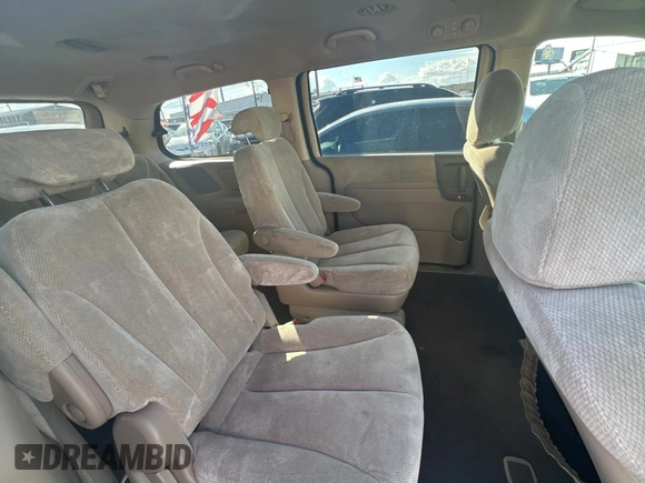 2008 Kia Sedona LX with VIN KNDMB233X86193585, listed as a Copart auction lot 45224365 with 251,187 mi miles and Clean Title. Bid and sale history available at carsss.com. Image 6.