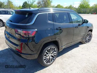 2022 Jeep Compass Limited z VIN 3C4NJDCB4NT189558, wystawiony jako IAAI lot #42337555 z przebiegiem 40 109 mil mil oraz . Historia ofert i sprzedaży dostępna na DreamBid. Obrazek 4.