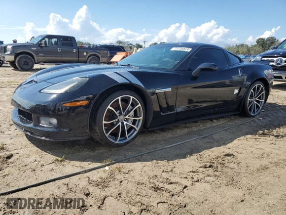 2011 Chevrolet Corvette Z16 Grand Sport 3LT z VIN 1G1YW2DW6B5103238, wystawiony jako Copart lot #73734824 z przebiegiem Nie podano mil oraz Nie do naprawy • Non repairable. Historia ofert i sprzedaży dostępna na DreamBid. Obrazek 1.