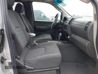 2007 Nissan Frontier SE z VIN 1N6AD06U87C424521, wystawiony jako IAAI lot #41416587 z przebiegiem 89 607 mil mil oraz . Historia ofert i sprzedaży dostępna na DreamBid. Obrazek 5.