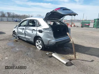 2020 Ford Edge SE z VIN 2FMPK3G97LBB16387, wystawiony jako IAAI lot #41822322 z przebiegiem Nie podano mil oraz . Historia ofert i sprzedaży dostępna na DreamBid. Obrazek 3.