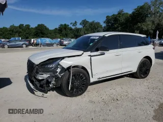 2023 Lincoln Corsair Standard z VIN 5LMCJ1CA7PUL17452, wystawiony jako Copart lot #55362845 z przebiegiem 15 218 mil mil oraz Szkody całkowita. Historia ofert i sprzedaży dostępna na DreamBid. Obrazek 1.