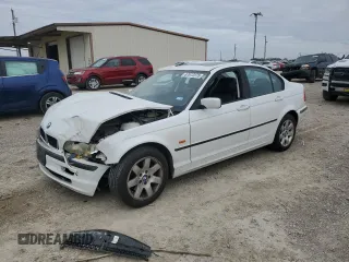 2001 BMW 3 Series 325i with VIN WBAAN374X1NE55555, listed as a Copart auction lot 87872375 with 176,104 mi miles and Salvage Title. Bid and sale history available at carsss.com. Image 1.