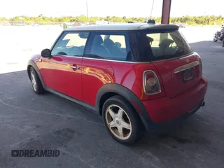 2008 MINI Hardtop with VIN WMWMF33588TT64697, listed as a IAAI auction lot 41831695 with 143,462 mi miles and . Bid and sale history available at DreamBid. Image 3.