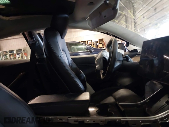 2020 Tesla Model 3 Long Range z VIN 5YJ3E1EB7LF619120, wystawiony jako IAAI lot #41334485 z przebiegiem Nie podano mil oraz . Historia ofert i sprzedaży dostępna na DreamBid. Obrazek 5.