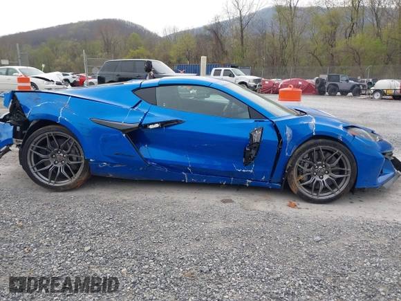 2024 Chevrolet Corvette 1LZ with VIN 1G1YD2D33R5610197, listed as a IAAI auction lot 41972596 with 5,136 mi miles and . Bid and sale history available at DreamBid. Image 12.