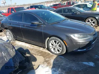 2015 Chrysler 200 Limited z VIN 1C3CCCAB5FN710615, wystawiony jako IAAI lot #41645183 z przebiegiem 172 704 mil mil oraz . Historia ofert i sprzedaży dostępna na DreamBid. Obrazek 1.