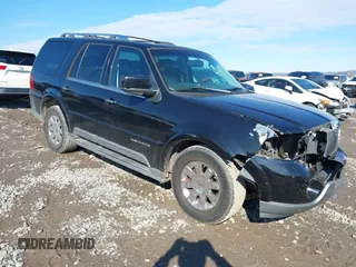 2004 Lincoln Navigator Luxury with VIN 5LMFU28R54LJ07507, listed as a IAAI auction lot 41284716 with 255,912 mi miles. Bid and sale history available at carsss.com. Image 1.