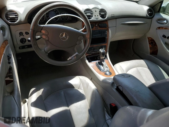 2004 Mercedes-Benz CLK 320 z VIN WDBTK65G34T016180, wystawiony jako Copart lot #53021615 z przebiegiem 118 408 mil mil oraz Szkoda całkowita • Salvage title. Historia ofert i sprzedaży dostępna na DreamBid. Obrazek 8.