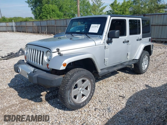 2012 Jeep Wrangler Unlimited Altitude z VIN 1C4HJWEGXCL120397, wystawiony jako IAAI lot #42219976 z przebiegiem 119 172 mil mil oraz . Historia ofert i sprzedaży dostępna na DreamBid. Obrazek 2.