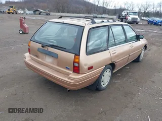 1994 Ford Escort z VIN 1FARP15J1RW106709, wystawiony jako IAAI lot #41768295 z przebiegiem 97 264 mil mil oraz . Historia ofert i sprzedaży dostępna na DreamBid. Obrazek 4.