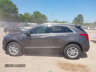 2019 Cadillac XT5 FWD z VIN 1GYKNARS1KZ235083, wystawiony jako IAAI lot #42002995 z przebiegiem 117 430 mil mil oraz . Historia ofert i sprzedaży dostępna na DreamBid. Obrazek 15.