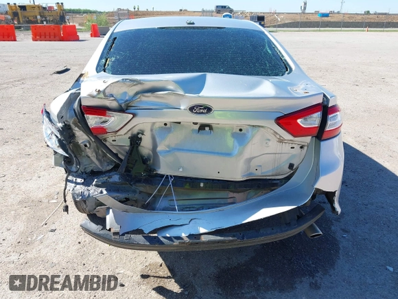 2016 Ford Fusion S z VIN 3FA6P0G75GR105206, wystawiony jako IAAI lot #42032773 z przebiegiem 174 927 mil mil oraz . Historia ofert i sprzedaży dostępna na DreamBid. Obrazek 6.