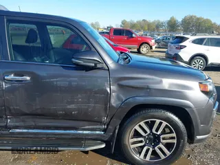 2018 Toyota 4Runner SR5 with VIN JTEBU5JR7J5543336, listed as a IAAI auction lot 41028397 with 157,997 mi miles and . Bid and sale history available at carsss.com. Image 6.