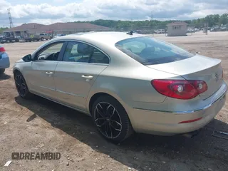 2010 Volkswagen CC Luxury с VIN WVWHL7ANXAE520241, выставлен на аукционе IAAI как лот 42469715 с пробегом 83 614 миль миль и . История ставок и продаж доступна на DreamBid. Изображение 3.