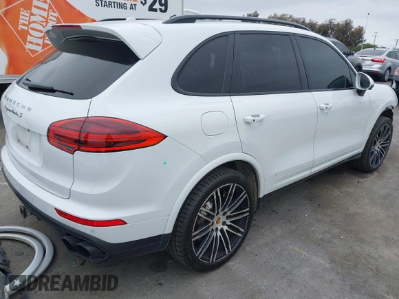 2016 Porsche Cayenne Turbo z VIN WP1AC2A20GLA85193, wystawiony jako IAAI lot #42170440 z przebiegiem 95 999 mil mil oraz . Historia ofert i sprzedaży dostępna na DreamBid. Obrazek 4.