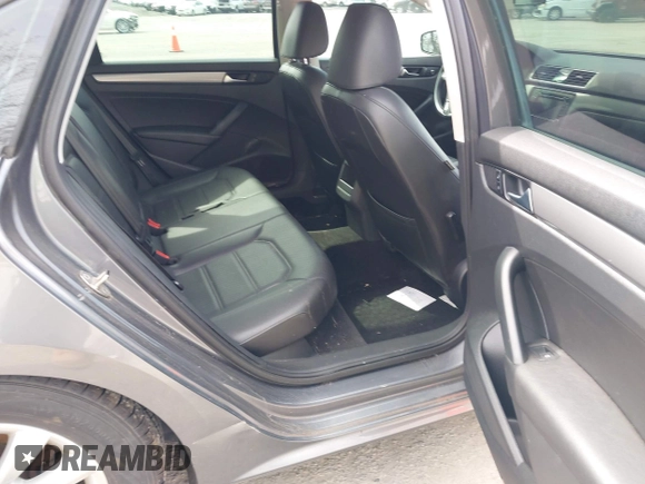 2015 Volkswagen Passat 1.8T Limited Edition with VIN 1VWAT7A31FC049502, listed as a IAAI auction lot 41833759 with 121,099 mi miles. Bid and sale history available at carsss.com. Image 8.