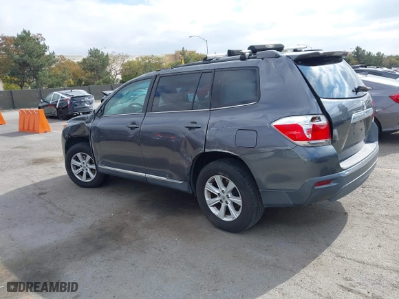 2013 Toyota Highlander with VIN 5TDZK3EH8DS142438, listed as a IAAI auction lot 41457469 with 165,347 mi miles. Bid and sale history available at carsss.com. Image 3.