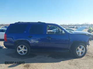 2010 Chevrolet Tahoe LTZ z VIN 1GNUCCE08AR266535, wystawiony jako IAAI lot #41154068 z przebiegiem 212 010 mil mil oraz . Historia ofert i sprzedaży dostępna na DreamBid. Obrazek 14.
