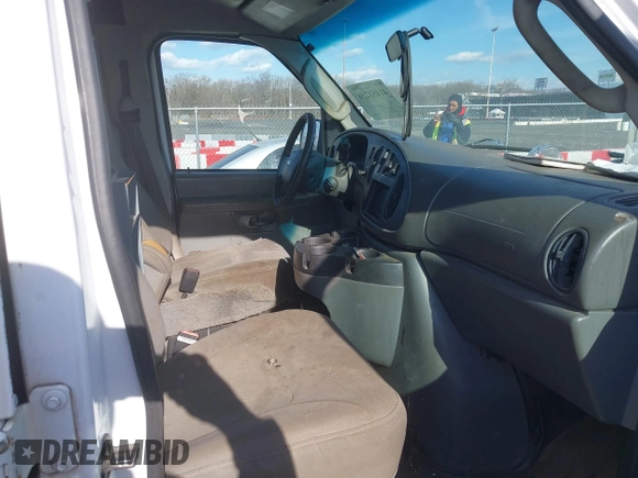 2007 Ford Econoline Cargo Commercial with VIN 1FTNE24L77DA39517, listed as a IAAI auction lot 41453216 with Not provided miles and . Bid and sale history available at DreamBid. Image 5.