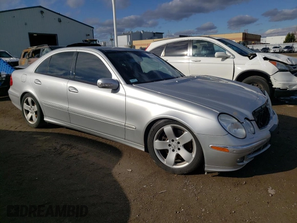 2005 Mercedes-Benz E 500 z VIN WDBUF83J45X182589, wystawiony jako Copart lot #78574024 z przebiegiem 74 054 mil mil oraz Szkoda całkowita • Salvage title. Historia ofert i sprzedaży dostępna na DreamBid. Obrazek 4.