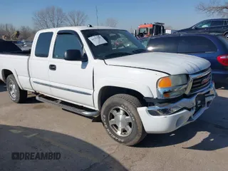 2004 GMC Sierra 1500 SLT with VIN 2GTEK19T741248095, listed as a IAAI auction lot 41777742 with 142,612 mi miles. Bid and sale history available at carsss.com. Image 1.