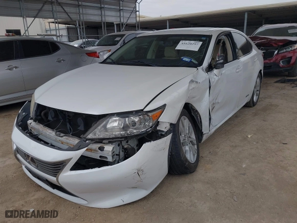 2013 Lexus ES 300h Hybrid with VIN JTHBW1GG2D2000820, listed as a IAAI auction lot 41620297 with 119,325 mi miles. Bid and sale history available at carsss.com. Image 18.