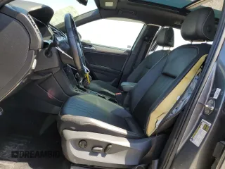 2022 Volkswagen Tiguan SE R-Line Black z VIN 3VVCB7AX5NM126601, wystawiony jako Copart lot #60935515 z przebiegiem 67 801 mil mil oraz Szkoda całkowita • Salvage title. Historia ofert i sprzedaży dostępna na DreamBid. Obrazek 7.