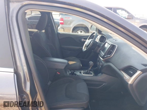 2016 Jeep Cherokee Latitude with VIN 1C4PJLCB1GW113585, listed as a IAAI auction lot 42457964 with 92,736 mi miles and . Bid and sale history available at DreamBid. Image 5.