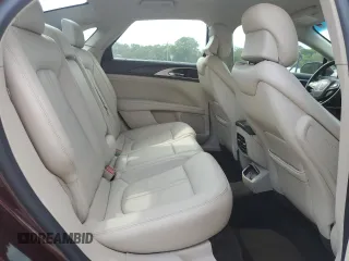 2017 Lincoln MKZ Select z VIN 3LN6L5C97HR649682, wystawiony jako Copart lot #55233965 z przebiegiem 104 727 mil mil oraz Szkoda całkowita • Salvage title. Historia ofert i sprzedaży dostępna na DreamBid. Obrazek 10.