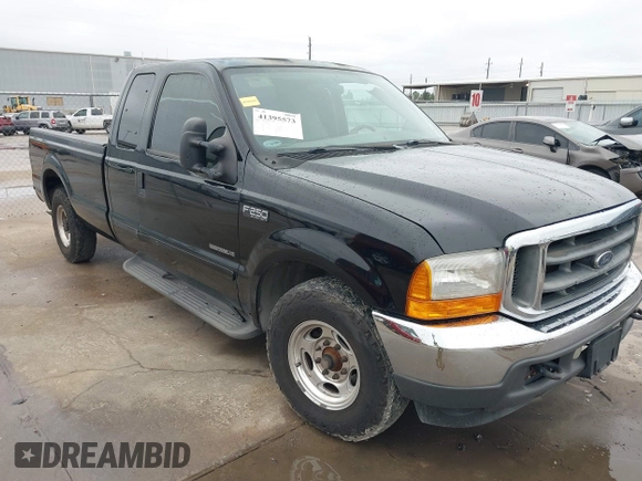 2001 Ford Super Duty F-250 XL with VIN 1FTNX20F01EA27544, listed as a IAAI auction lot 41395573 with 320,395 mi miles. Bid and sale history available at carsss.com. Image 1.