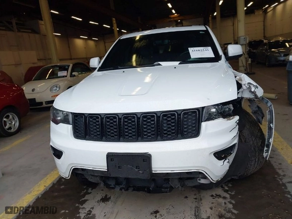 2019 Jeep Grand Cherokee Laredo E with VIN 1C4RJFAG1KC818289, listed as a IAAI auction lot 41602541 with 59,356 mi miles. Bid and sale history available at carsss.com. Image 13.
