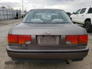 1993 Honda Accord LX with VIN JHMCB7652PC009471, listed as a Copart auction lot 47173745 with 126,397 mi miles and Clean Title. Bid and sale history available at carsss.com. Image 6.
