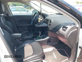 2018 Jeep Compass Latitude с VIN 3C4NJDBB2JT328209, выставлен на аукционе IAAI как лот 42378767 с пробегом 94 239 миль миль и . История ставок и продаж доступна на DreamBid. Изображение 5.