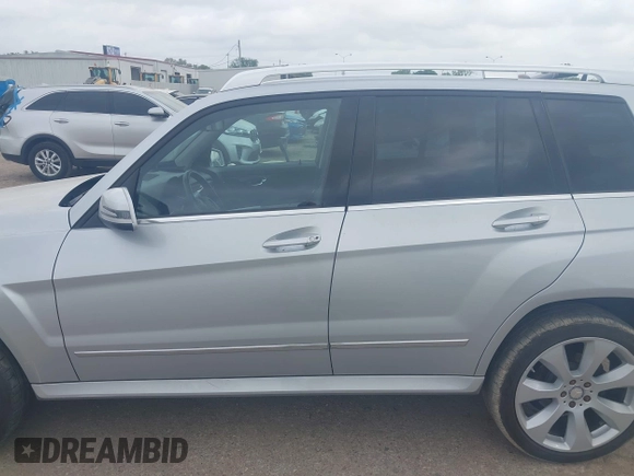 2011 Mercedes-Benz GLK 350 with VIN WDCGG5GB5BF574800, listed as a IAAI auction lot 41937786 with 61,521 mi miles and . Bid and sale history available at DreamBid. Image 14.
