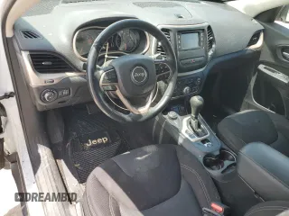 2017 Jeep Cherokee Latitude z VIN 1C4PJMCB7HW546190, wystawiony jako Copart lot #58212075 z przebiegiem 62 238 mil mil oraz Szkoda całkowita • Salvage title. Historia ofert i sprzedaży dostępna na DreamBid. Obrazek 8.