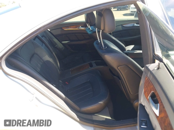 2014 Mercedes-Benz CLS 550 z VIN WDDLJ7DB8EA097096, wystawiony jako IAAI lot #40084432 z przebiegiem 93 431 mil mil oraz . Historia ofert i sprzedaży dostępna na DreamBid. Obrazek 8.