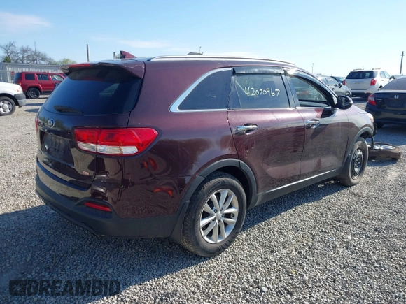 2017 Kia Sorento LX with VIN 5XYPG4A37HG255017, listed as a IAAI auction lot 42090967 with 122,021 mi miles. Bid and sale history available at carsss.com. Image 4.