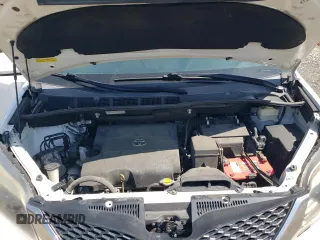 2016 Toyota Sienna SE с VIN 5TDXK3DC6GS749813, выставлен на аукционе Copart как лот 52519645 с пробегом 137 960 миль миль и Списание • Salvage title. История ставок и продаж доступна на DreamBid. Изображение 13.